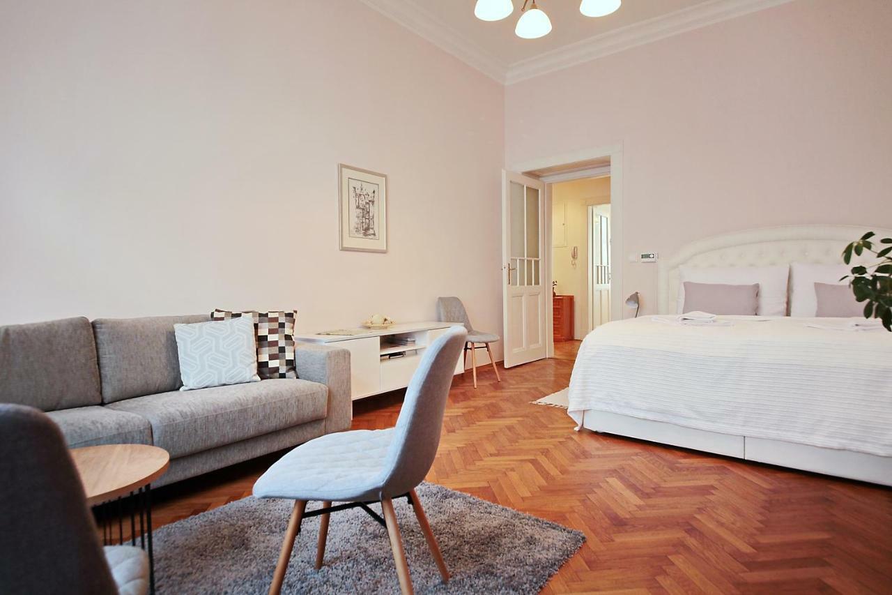 Apartment In The Heart Of Praga Zewnętrze zdjęcie